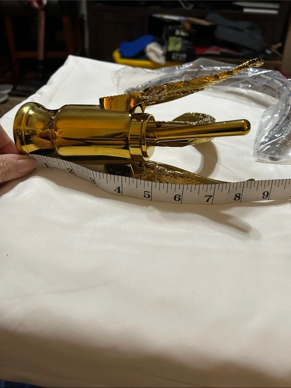 Luxury Gold Swan Bathroom Faucet - Ornate Single-Handle Vanity Tap